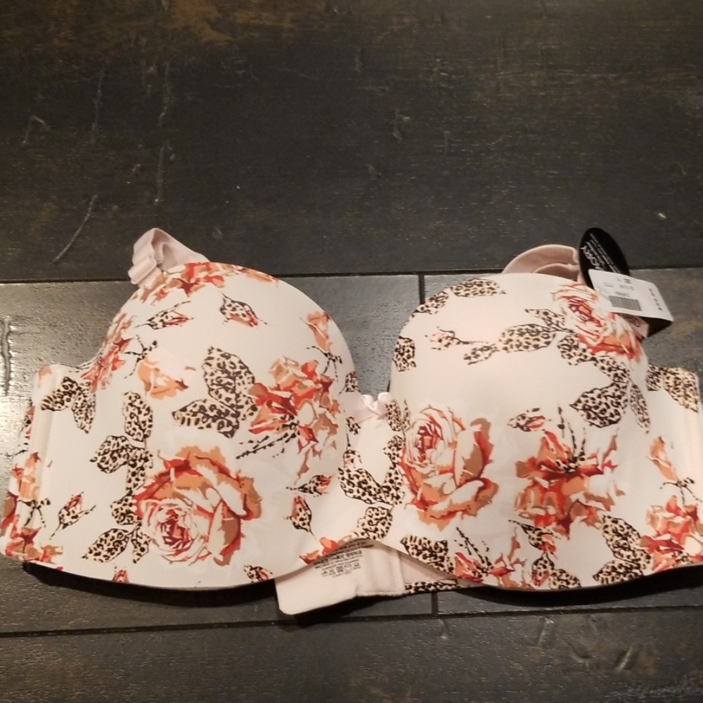 NWT La Vie En Rose 38D Bra